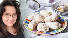 Holka u plotny radí: Křehké jablečné rohlíčky obalované ve vanilkovém cukru provoní celý dům a velmi snadno se připravují