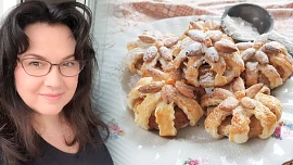 Holka u plotny radí: Jak na jablka v roztrhaném županu s povidly a oříšky? Jednoduchý postup zvládne každý