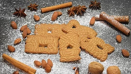 Kořeněné sušenky Speculatius vypadají krásně a ještě lépe chutnají, příprava je navíc velice snadná. Potřebují jen jemné zacházení