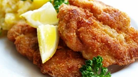 Jak na šťavnatý kuřecí řízek v jogurtové marinádě: Recept a triky pro perfektní výsledek, kterým ohromíte každého