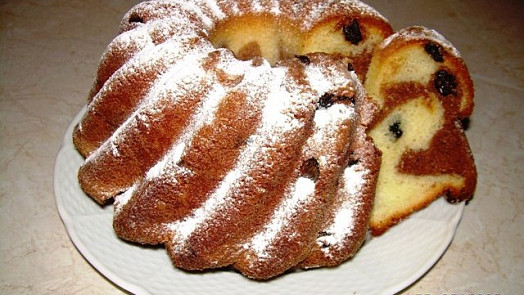 Bábovka jako z cukrárny: Jak ovládnout teplotu surovin i techniku míchání pro nadýchaný výsledek?