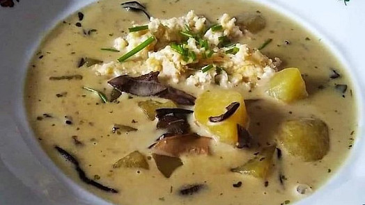 České klasiky cizincům nechutnají: Opovrhují kyselem, houbovým kubou, velmi špatně hodnotí i dršťkovou polévku