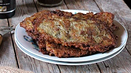 Bramboráky podle receptu z Kuchařky naší vesnice: Voní česnekem a kmínem a vždycky se povedou