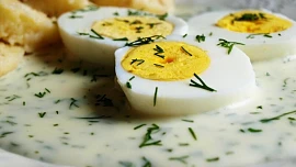 Dokonalá koprovka krok za krokem: Správně připravená jíška je základ, vývar dodá sílu a kopr se přidává až nakonec