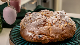 Rychlý velikonoční mazanec z tvarohu: Bez kynutí, hotový za chvíli a krásně nadýchaný
