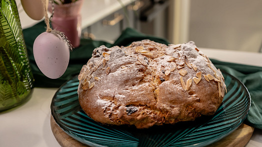 Rychlý velikonoční mazanec z tvarohu: Bez kynutí, hotový za chvíli a krásně nadýchaný