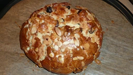 Hrníčkový mazanec naší babči: Voní máslem a citronem a přípravu podle tohoto receptu zvládne úplně každý