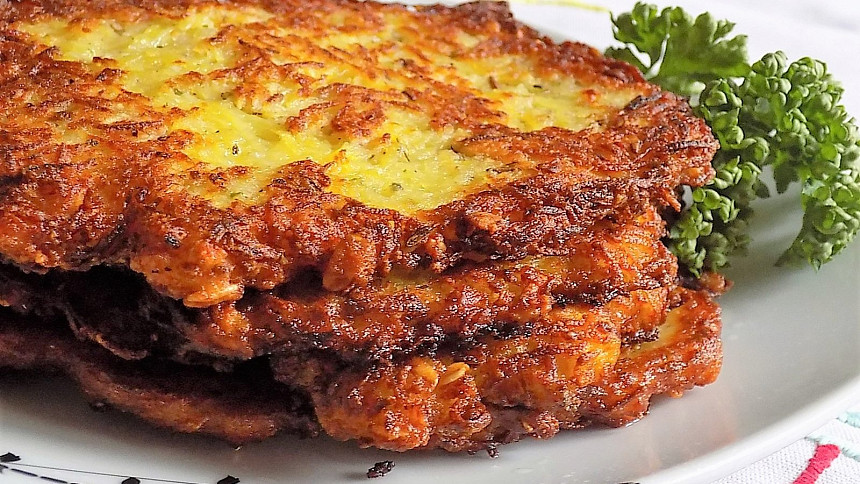 Křupavý, smažený a voňavý bramborák potěší kdykoliv.