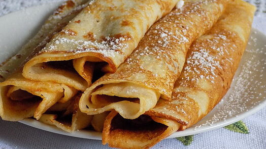 Palačinky budou tenké, vláčné a bez jediné trhliny. Stačí pohlídat hustotu těsta a jeden krok před smažením