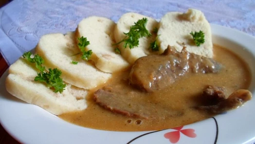 Nenáročná svíčková i pro začátečníky: Zkraťte si čas přípravy hotovou mraženou zeleninou a další osvědčené vychytávky
