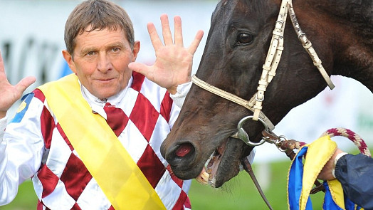 Žokej Josef Váňa: Tři dny před Velku pardubickou jsem jedl jen tvaroh, abych shodil, vzpomíná česká legenda