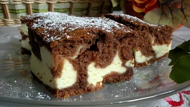 Hrníčkové Himálajské řezy: Vláčný kakaovo-tvarohový dezert se rozplývá v ústech a příprava je snadná