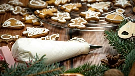 Nejlepší cukrová poleva na perníčky: Aby byla hladká, hustá tak akorát a chuťově dobrá, je třeba dodržet dva zásadní kroky