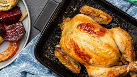 KVÍZ: Znáte triky, jak upéct kuře dozlatova a bez chyby? Zjistěte, jak se orientujete v pravidlech pečení i drobných detailech