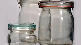 Historie zavařování: Původně se sklenice uzavíraly pytlíkem z vepřového měchýře a na marmelády se lil parafín