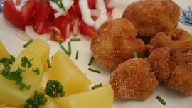 Jak správně obalit květák? Krátké předvaření zajistí měkkost, vejce s pivem nebo mlékem křupavost