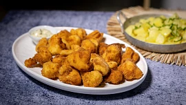 Jak usmažit dokonale křupavý květák? Pomůže krátké blanšírování, vysoká vrstva tuku a pár vyzkoušených vychytávek