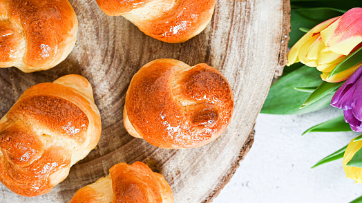 Z jaké mouky péct velikonoční jidáše? Zapomeňte na polohrubou mouku i zdravější varianty jako je špaldová