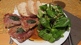 Telecí saltimbocca: Vyzkoušejte oblíbené italské řízečky, které voní vínem a bylinkami