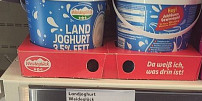 Ceny potravin v Německu: Máslo za 56, kilový jogurt za 51. Vyplatí se zajet si pro olej, zrnkovou kávu i cereálie