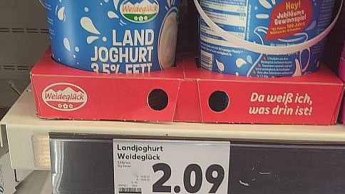 Cena sýru Leerdammer v Německu.