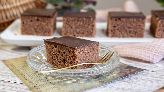 Pět jednoduchých buchet do 50 Kč: Perník, banánový chlebíček nebo limonádovou na plech si zamilujete. Hotové jsou raz dva