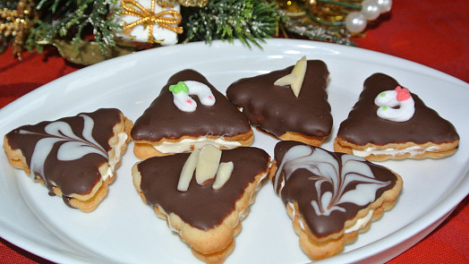 5 nejlepších receptů na retro cukroví: Sandokanovy oči, domácí čokoláda, ledovky nebo banánky vás vrátí do dětství