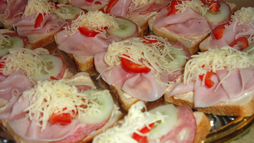 Slaninová pomazánka: Lahodné pohoštění jen ze čtyř surovin je hotové raz dva, výraznou chuť zařídí oblíbený sýr