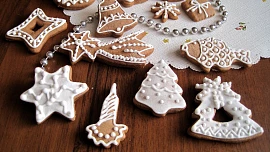 Voňavé perníkové delikatesy: Upečte si medovníky nebo staročeskou sakrajdu!