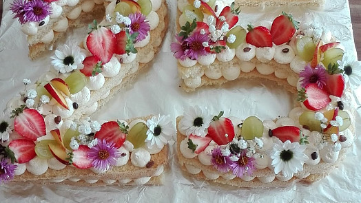 Naučte se number cake! Dort ve tvaru písmene nebo čísla potěší malé i velké