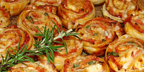 Jak na nejlepší náplň do pizza šneků: Zapomeňte na kečup a vsaďte na čerstvé suroviny. Perfektní chuť vám to vrátí