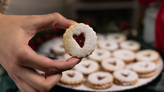 Linecké těsto podle receptu 3 : 2 : 1 se vždycky povede: Nejoblíbenější cukroví tak zvládnou upéct i děti