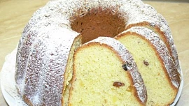 Úžasná bábovka z kynutého těsta: Chutí připomíná mazanec, zůstává dlouho vláčná a příprava není vůbec složitá