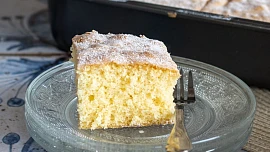 Retro limonádová buchta: Nadýchaný moučník, kterému limonáda dodá chuť i barvu