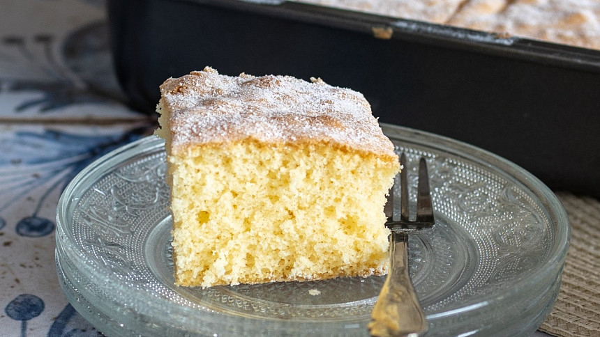 Retro limonádová buchta: Nadýchaný moučník, kterému limonáda dodá chuť i barvu