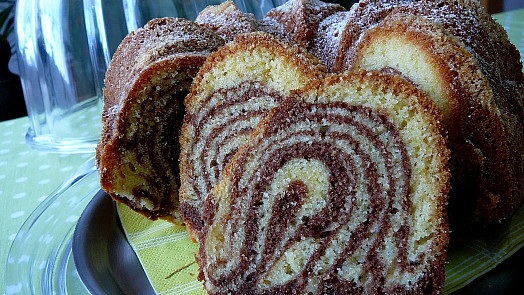 Jak na perfektní mramorovou bábovku? Tohle je pár triků, díky kterým bude vláčná a s dokonalou kresbou