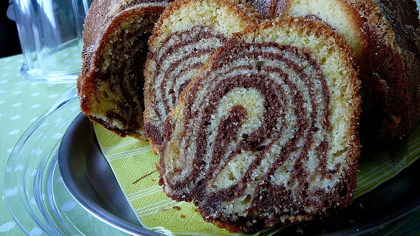 Jak na perfektní mramorovou bábovku? Tohle je pár triků, díky kterým bude vláčná a s dokonalou kresbou