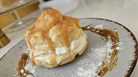 Větrníky jako z cukrárny: Slavný retro dezert z odpalovaného těsta snadno zvládnete udělat i doma