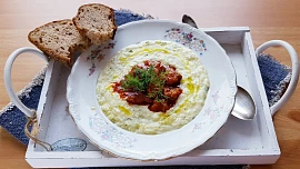 Holka u plotny radí: Jak udělat cuketovou koprovku podle maďarského receptu?