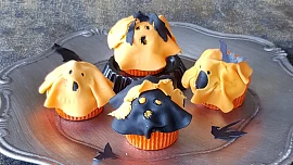 Strašidelné dýňové cupcakes: Chutnají tak dobře, až vás to možná trochu vyděsí!