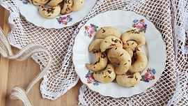 Holka u plotny radí: Jak udělat babiččiny slané drožďové mini rohlíčky? Jde to bez kynutí!