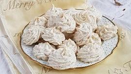 Holka u plotny radí: Jak upéct večerní pusinky? Vtip je v jedné přísadě a netradičním postupu!