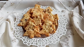 Holka u plotny radí: Jak na křehké sýrové sušenky, pro pohoštění jak stvořené!