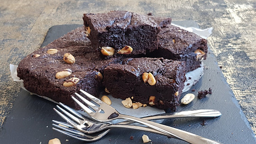 Holka u plotny radí: Jak na dokonale vláčné čokoládové brownies? Chce to dost vajec i čokolády!