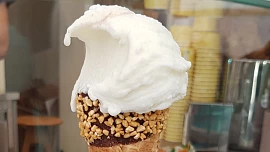 Nejlepší zmrzliny v Praze pro rok 2022: Kde mají skvělou pistáciovou, kde unikátní štrúdlovou a na kolik vás vyjde kopeček?