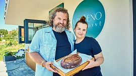 Božský chleba, koblihy od Ebena a každé ráno vyprodáno. Cukrárnu Josefa Maršálka jsme si zamilovali na první ochutnání