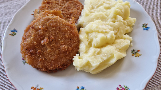 Studentský řízek byl levný a oblíbený nejen u studentů. Smažený gothaj stojí za vyzkoušení i dnes