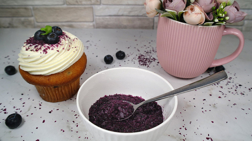 Muffin, posypaný jedlými třpytkami vypadá skvěle, připravte si ho doma.
