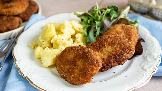 Klasický soukenický řízek podle normy ČSN: Křupavý mletý řízek, který nadchne každého milovníka pořádného kusu masa