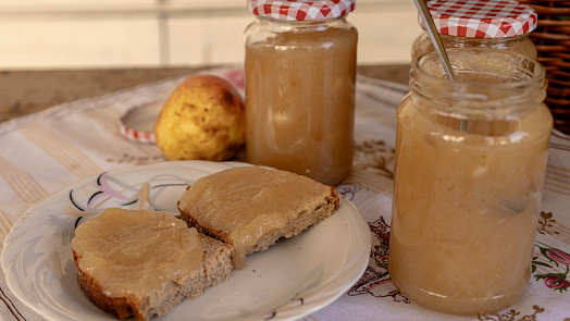 Babiččina spíž: Nejvoňavější způsob, jak zpracovat úrodu hrušek – recept na povidla, co vydrží celou zimu